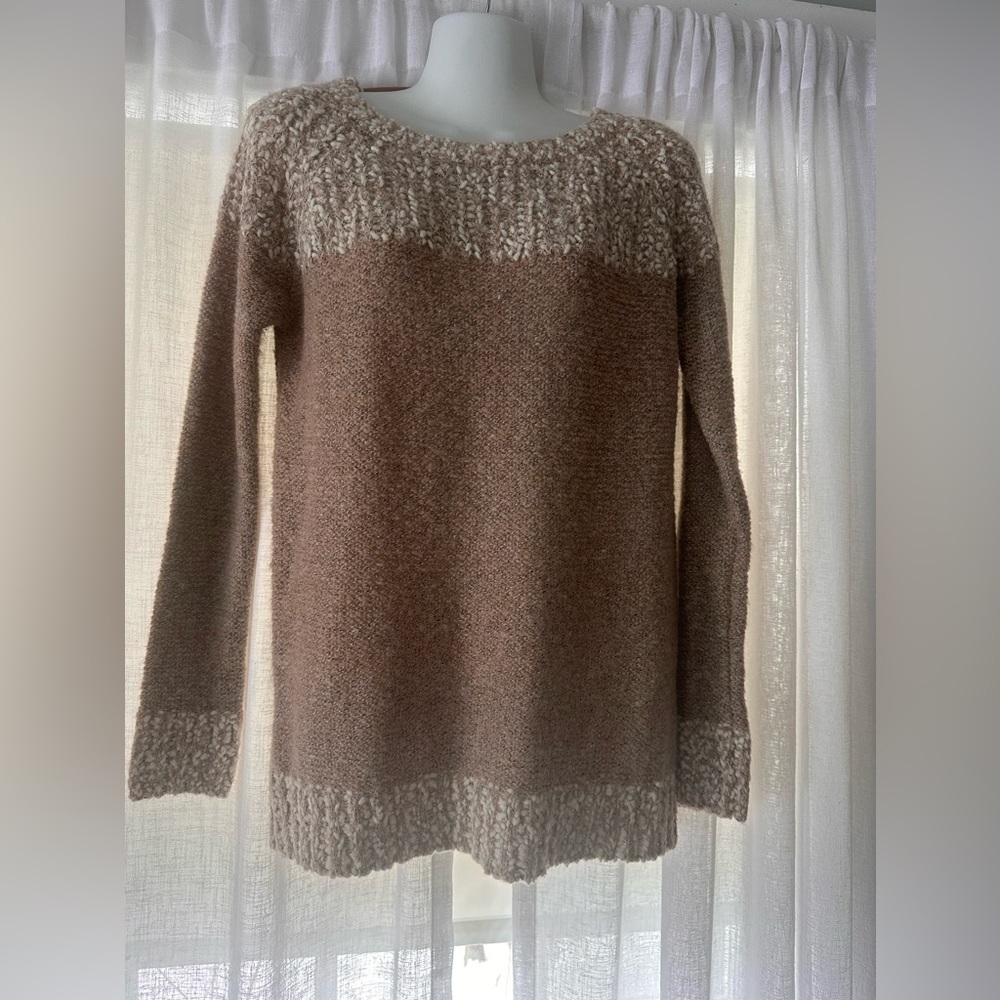 Women’s Fate sweater size s, new w/o tags, never worn, beige and off white
